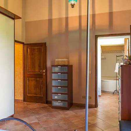 La Casa Dell'artista 6, Emma
