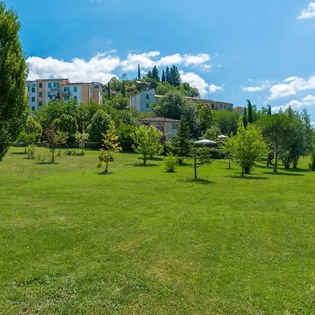 La Casa Dell'artista 6, Emma * أسكيانو